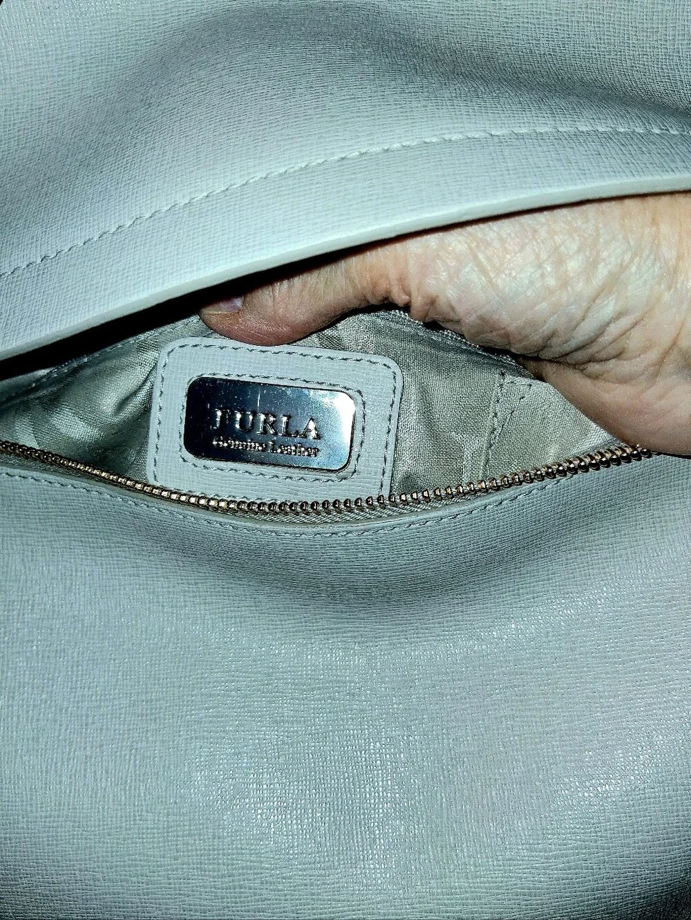 Furla NWT Genuine Leather Piper Dome Top Handle wuth Crossbody Strap. Cream.